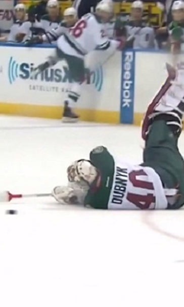 Devan Dubnyk makes great save while leaving net